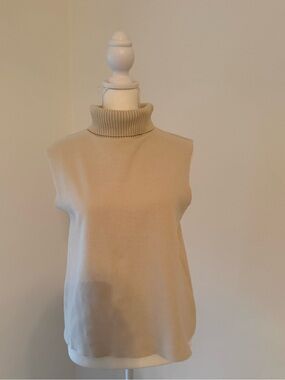 Zara Sleeveless Turtleneck Sweater shirt in Beige